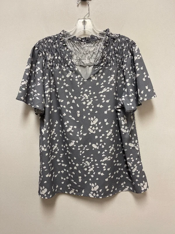 Top Short Sleeve By Clothes Mentor In Grey, Size: 2x